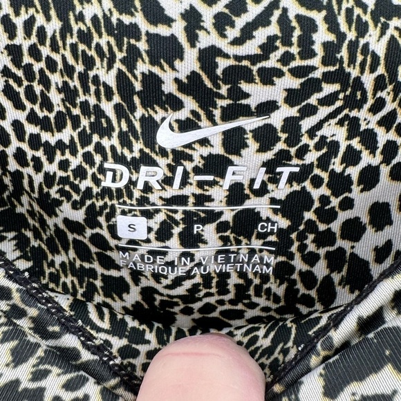 Nike One Dri-Fit Tight Fit MidRise Leopard Print 7/8 Leggings Women’s Size Small - Picture 8 of 10